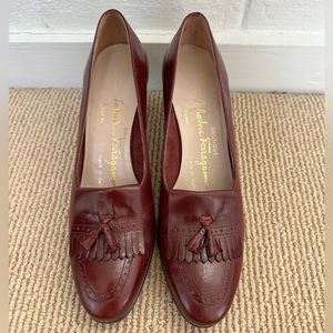 Vintage Salvatore Ferragamo cordovan leather pumps with tassels size 7 AAA